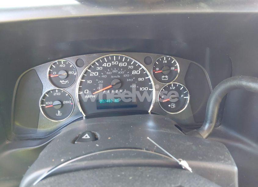 Photo 15 of 2017 Chevrolet Express 3500 LT (VIN 1GAZGPFG2H1227477)