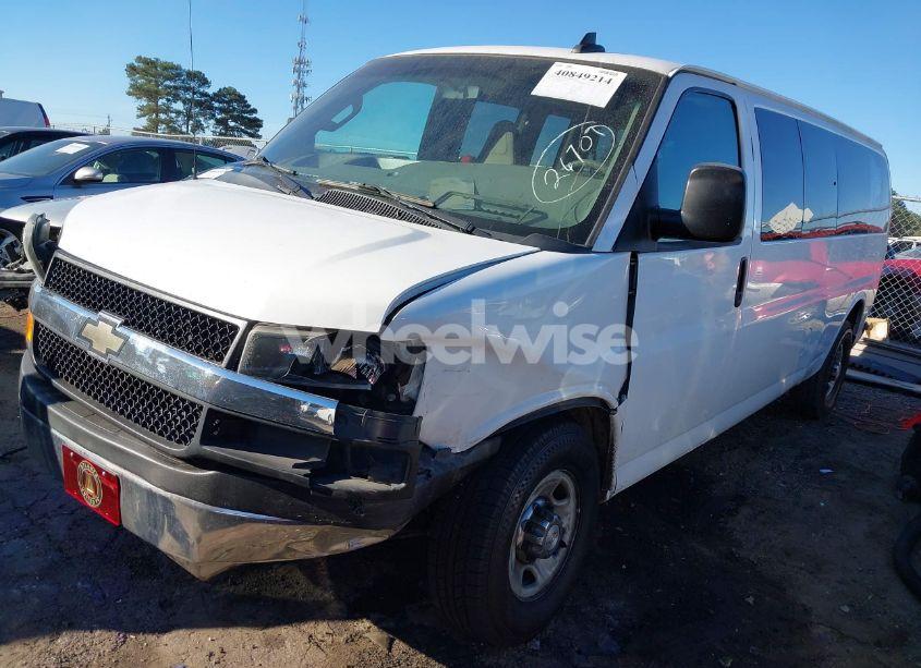 Photo 2 of 2017 Chevrolet Express 3500 LT (VIN 1GAZGPFG2H1227477)