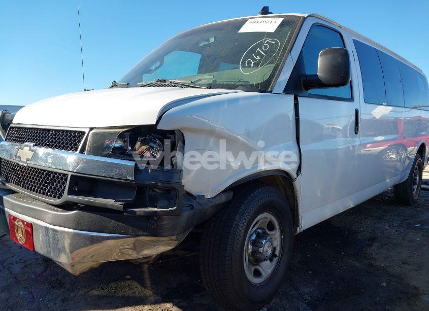 Photo 6 of 2017 Chevrolet Express 3500 LT (VIN 1GAZGPFG2H1227477)