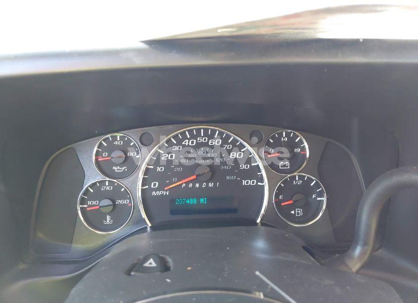 Photo 7 of 2017 Chevrolet Express 3500 LT (VIN 1GAZGPFG2H1227477)