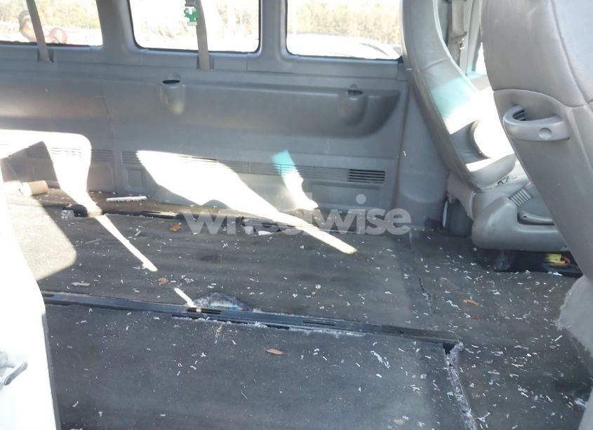 Photo 8 of 2017 Chevrolet Express 3500 LT (VIN 1GAZGPFG2H1227477)