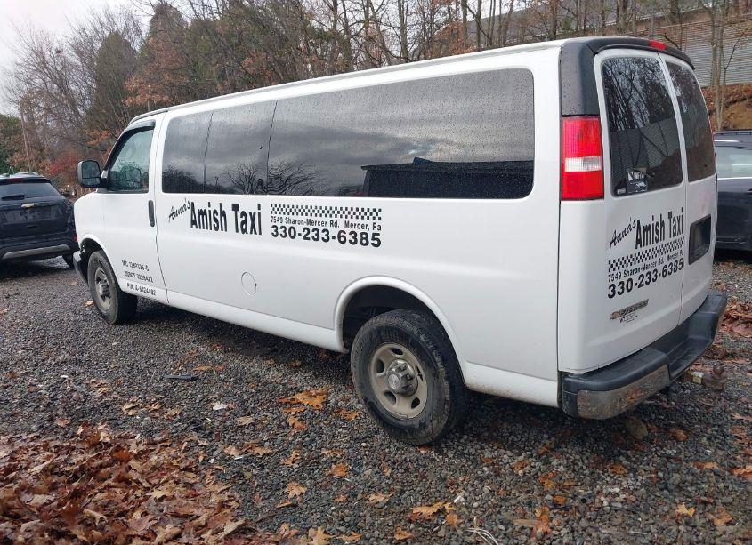 Photo 3 of 2017 Chevrolet Express 3500 LT (VIN 1GAZGPFG2H1340653)