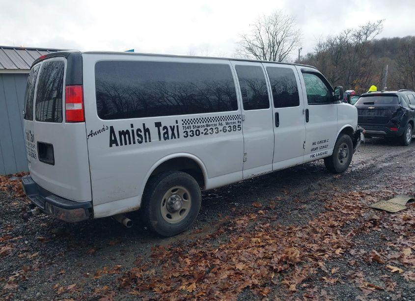 Photo 4 of 2017 Chevrolet Express 3500 LT (VIN 1GAZGPFG2H1340653)