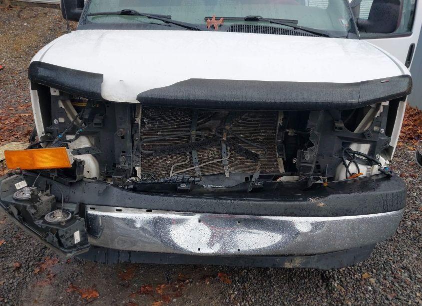 Photo 6 of 2017 Chevrolet Express 3500 LT (VIN 1GAZGPFG2H1340653)