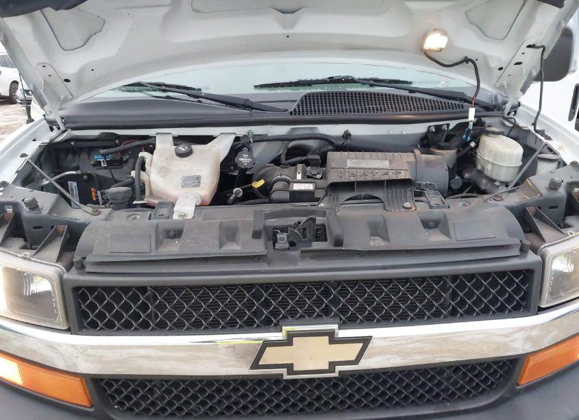 Photo 10 of 2017 Chevrolet Express 3500 LT (VIN 1GAZGPFG3H1278549)