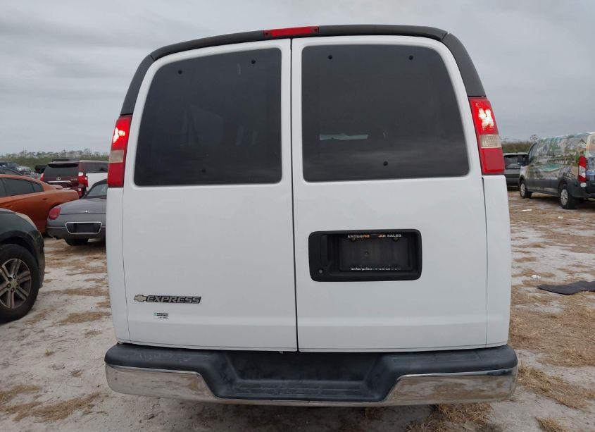 Photo 16 of 2017 Chevrolet Express 3500 LT (VIN 1GAZGPFG3H1278549)