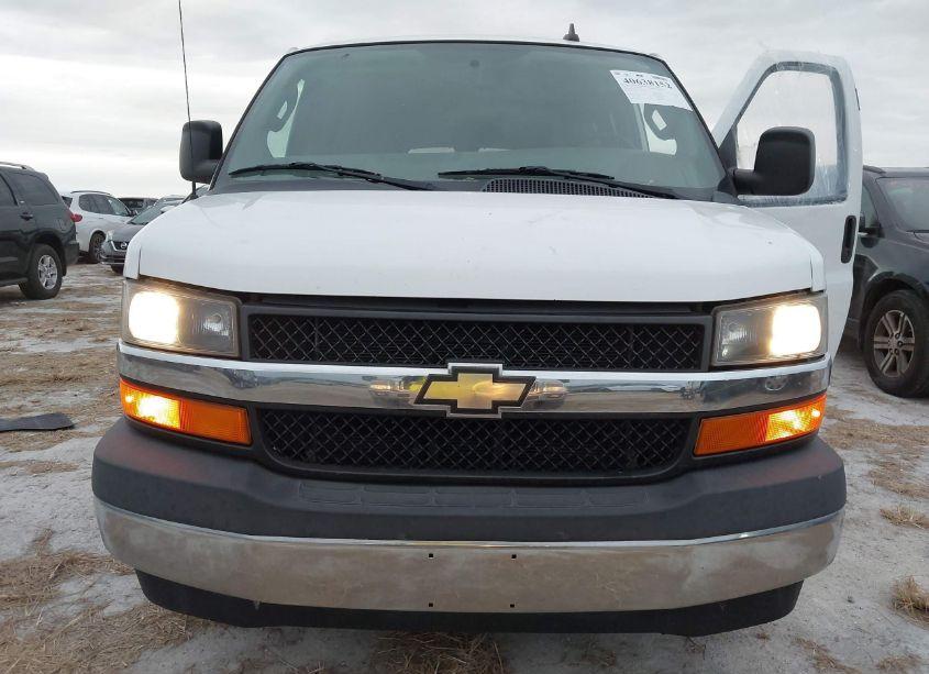 Photo 6 of 2017 Chevrolet Express 3500 LT (VIN 1GAZGPFG3H1278549)