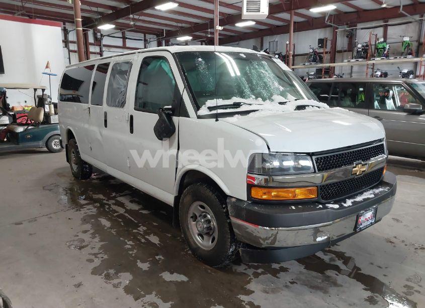 2018 Chevrolet Express 3500 LT (VIN 1GAZGPFG3J1284681) main photo