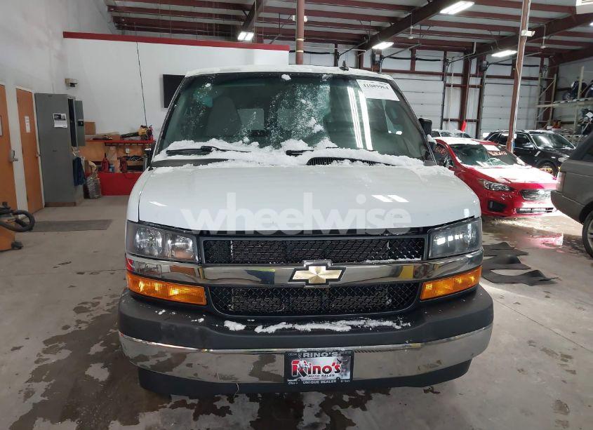 Photo 12 of 2018 Chevrolet Express 3500 LT (VIN 1GAZGPFG3J1284681)