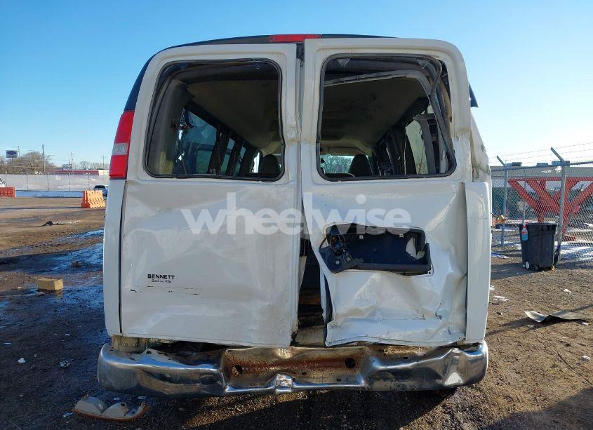 Photo 6 of 2018 Chevrolet Express 3500 LT (VIN 1GAZGPFG3J1331501)