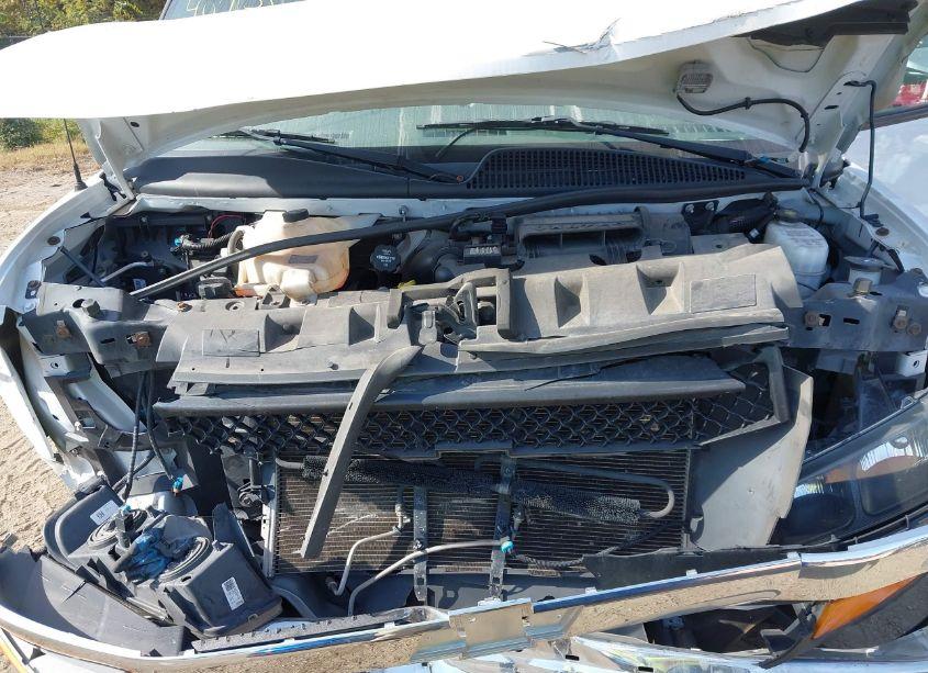 Photo 10 of 2019 Chevrolet Express 3500 LT (VIN 1GAZGPFG3K1197316)