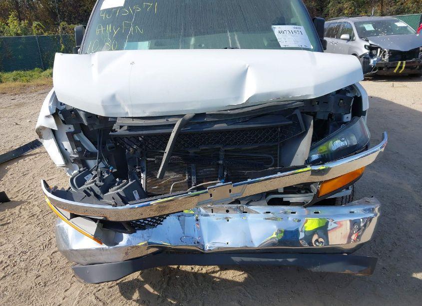 Photo 13 of 2019 Chevrolet Express 3500 LT (VIN 1GAZGPFG3K1197316)