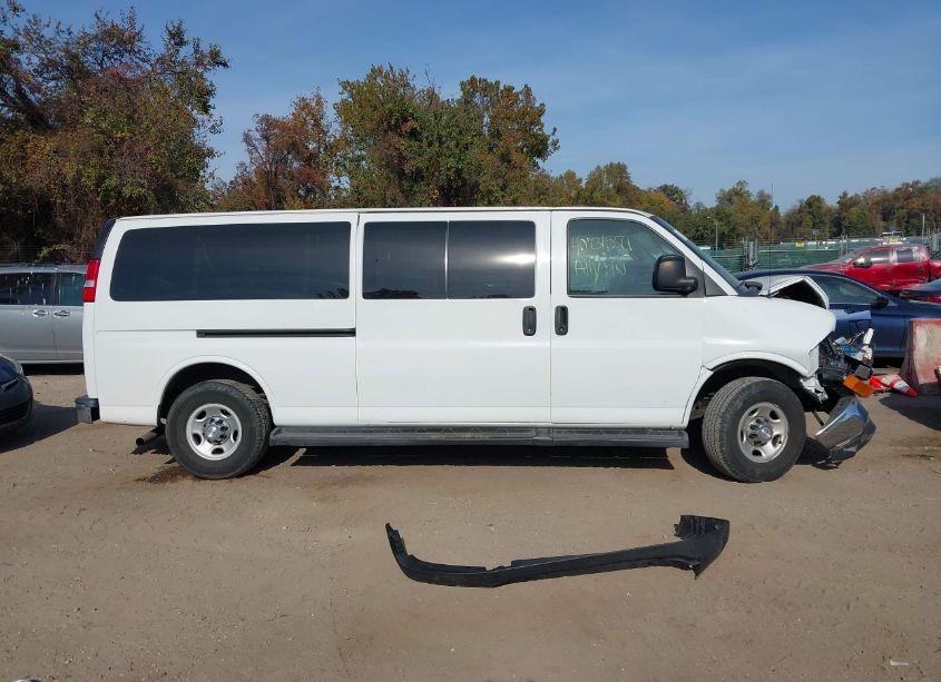 Photo 14 of 2019 Chevrolet Express 3500 LT (VIN 1GAZGPFG3K1197316)