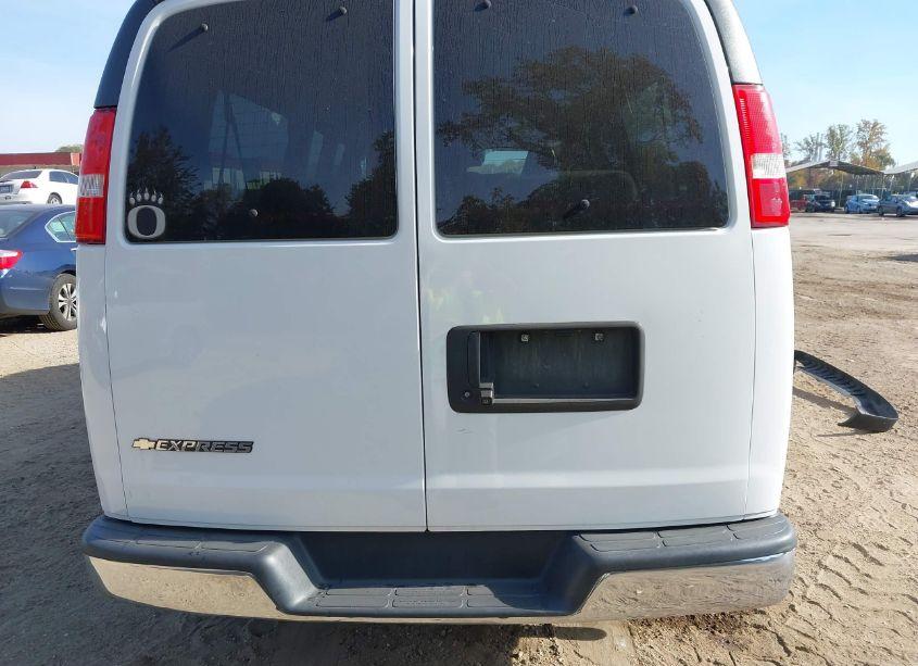 Photo 17 of 2019 Chevrolet Express 3500 LT (VIN 1GAZGPFG3K1197316)