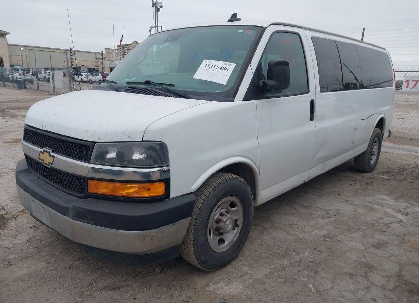 Photo 2 of 2019 Chevrolet Express 3500 LT (VIN 1GAZGPFG3K1231318)