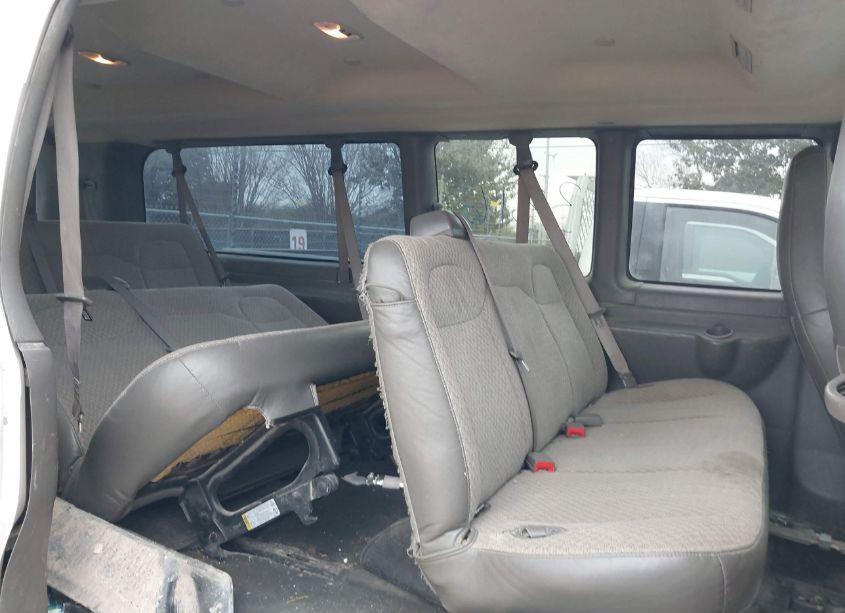 Photo 8 of 2019 Chevrolet Express 3500 LT (VIN 1GAZGPFG3K1231318)