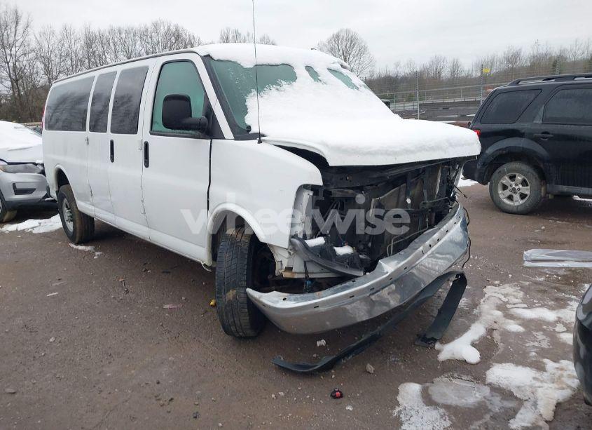 2017 Chevrolet Express 3500 LT (VIN 1GAZGPFG4H1185121) main photo