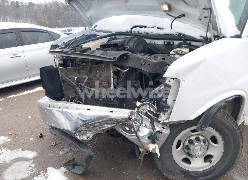 Photo 6 of 2017 Chevrolet Express 3500 LT (VIN 1GAZGPFG4H1185121)