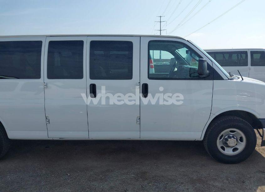Photo 13 of 2019 Chevrolet Express 3500 LT (VIN 1GAZGPFG4K1221865)
