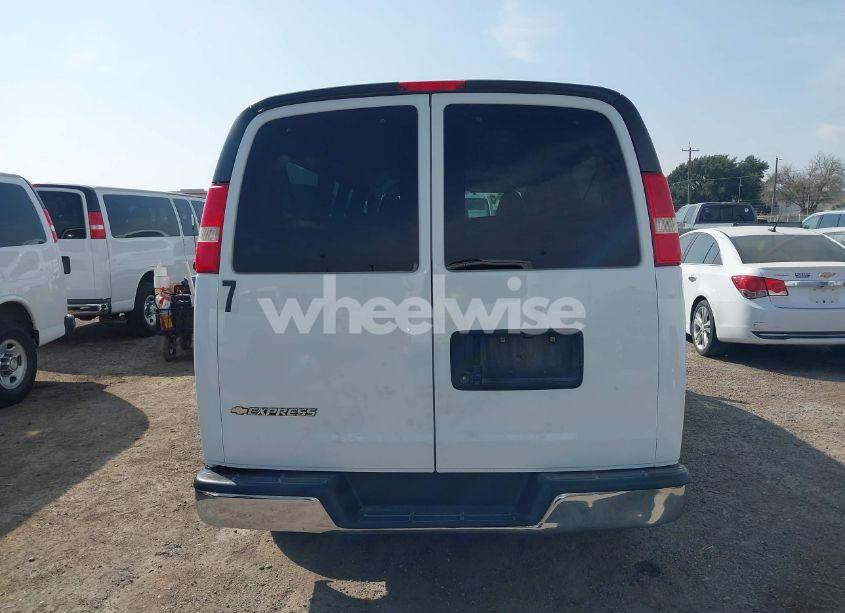 Photo 16 of 2019 Chevrolet Express 3500 LT (VIN 1GAZGPFG4K1221865)