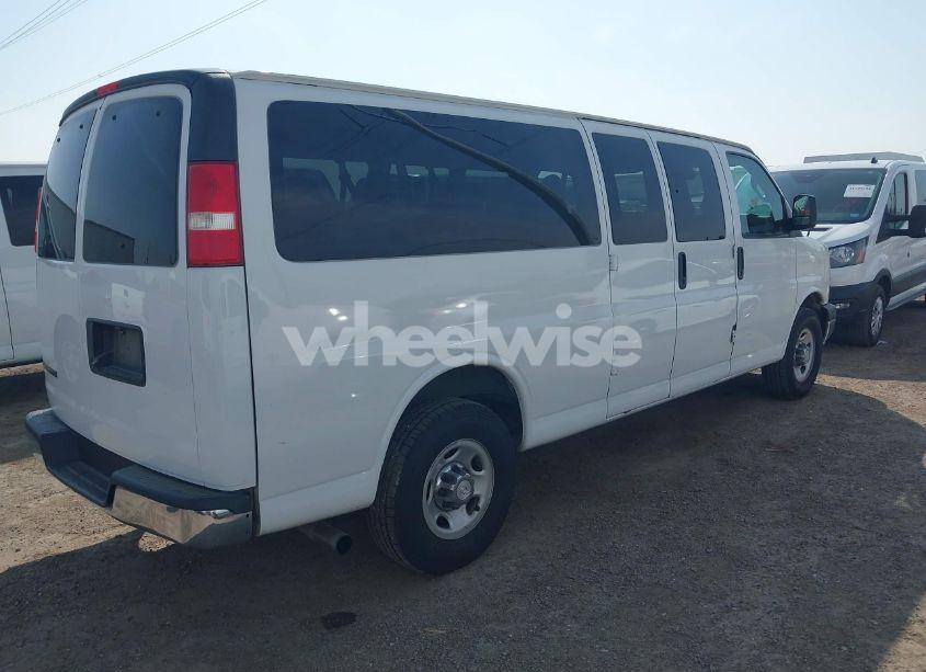 Photo 4 of 2019 Chevrolet Express 3500 LT (VIN 1GAZGPFG4K1221865)