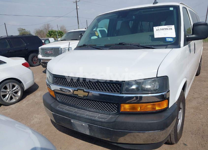 Photo 6 of 2019 Chevrolet Express 3500 LT (VIN 1GAZGPFG4K1221865)