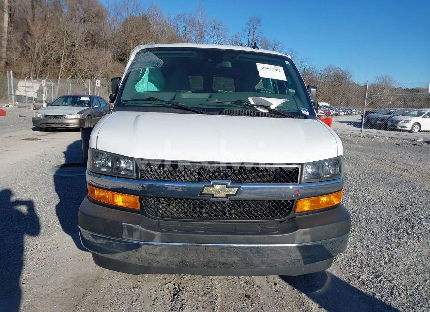 Photo 12 of 2020 Chevrolet Express PASSENGER RWD 3500 EXTENDED WHEELBASE LT (VIN 1GAZGPFG4L1209801)