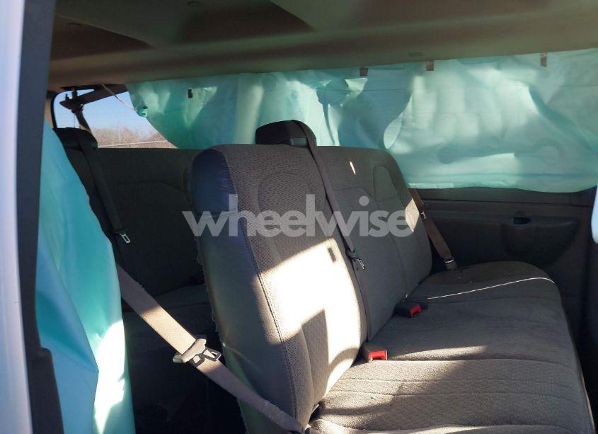 Photo 8 of 2020 Chevrolet Express PASSENGER RWD 3500 EXTENDED WHEELBASE LT (VIN 1GAZGPFG4L1209801)