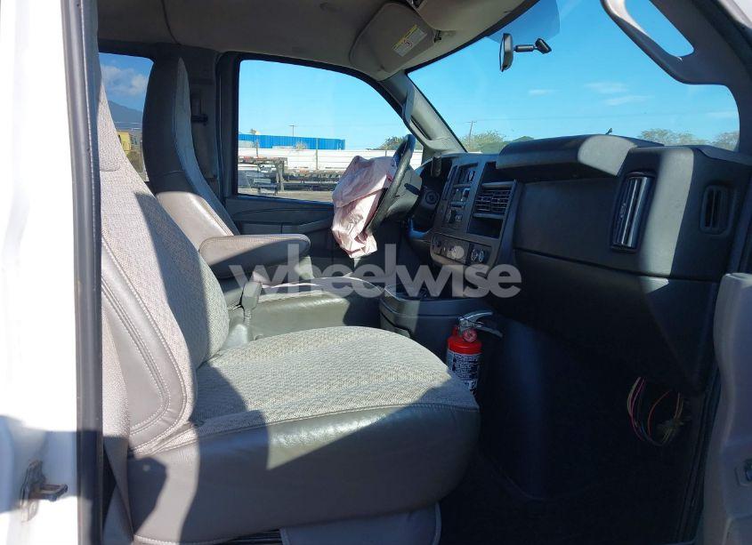 Photo 5 of 2016 Chevrolet Express 3500 LT (VIN 1GAZGPFG5G1288255)