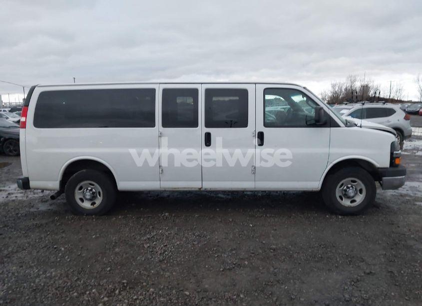 Photo 13 of 2017 Chevrolet Express 3500 LT (VIN 1GAZGPFG5H1196354)