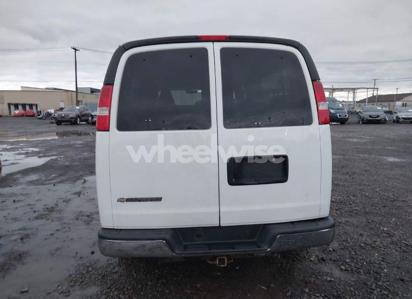 Photo 16 of 2017 Chevrolet Express 3500 LT (VIN 1GAZGPFG5H1196354)
