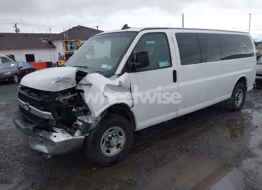 Photo 2 of 2017 Chevrolet Express 3500 LT (VIN 1GAZGPFG5H1196354)