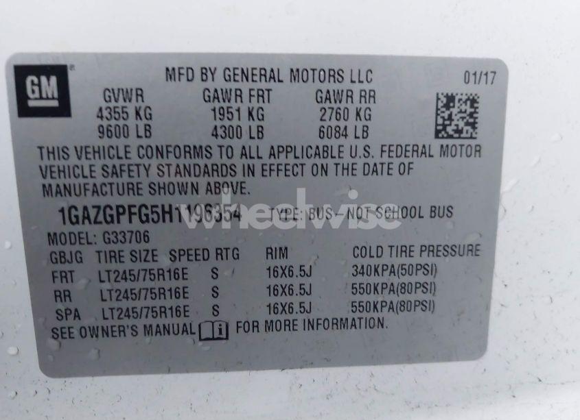 Photo 9 of 2017 Chevrolet Express 3500 LT (VIN 1GAZGPFG5H1196354)