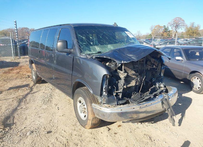 2016 Chevrolet Express 3500 LT (VIN 1GAZGPFG6G1219400) main photo