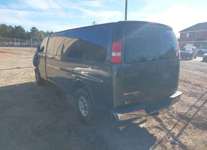 Photo 3 of 2016 Chevrolet Express 3500 LT (VIN 1GAZGPFG6G1219400)