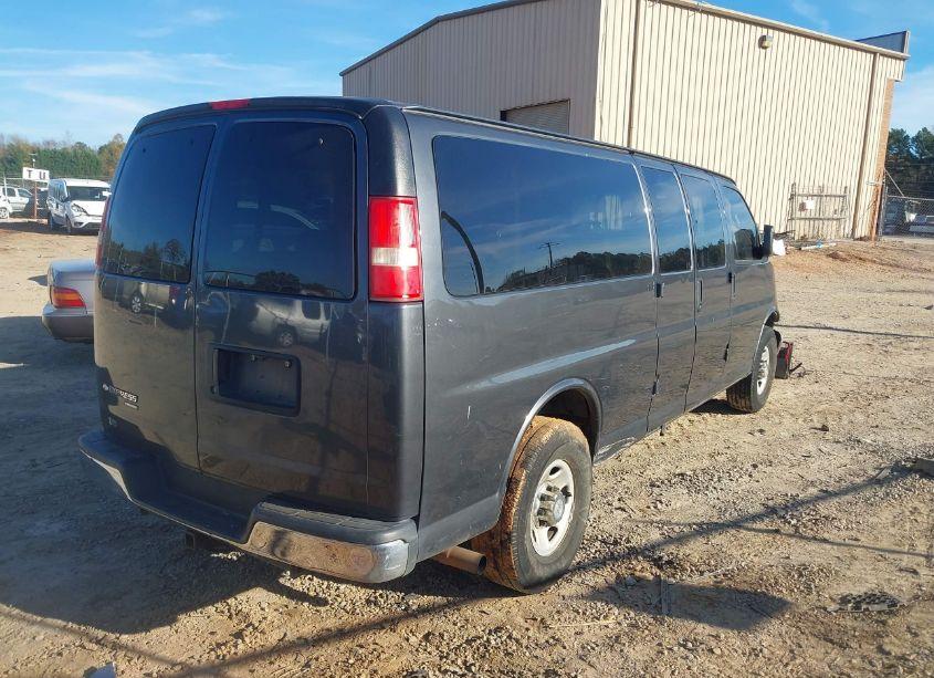 Photo 4 of 2016 Chevrolet Express 3500 LT (VIN 1GAZGPFG6G1219400)