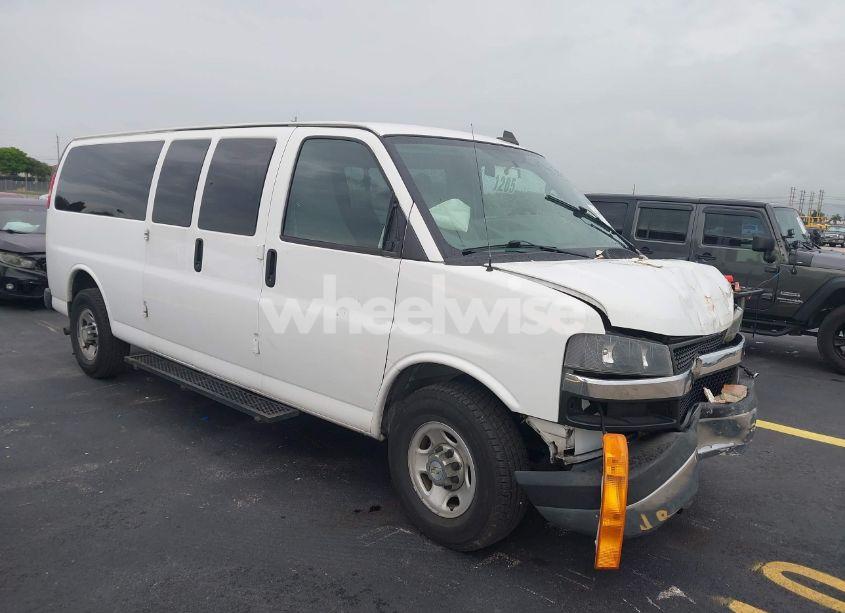 2016 Chevrolet Express 3500 LT (VIN 1GAZGPFG6G1239033) main photo