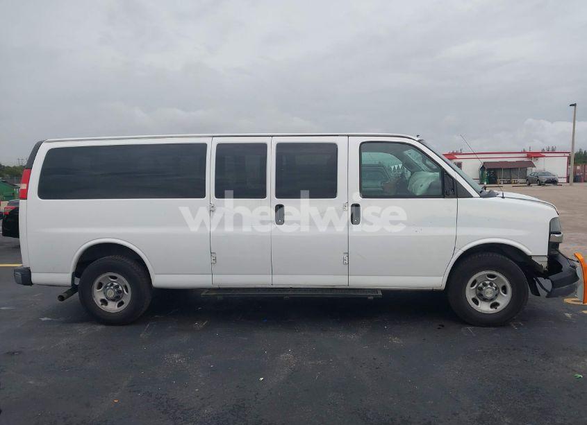 Photo 13 of 2016 Chevrolet Express 3500 LT (VIN 1GAZGPFG6G1239033)
