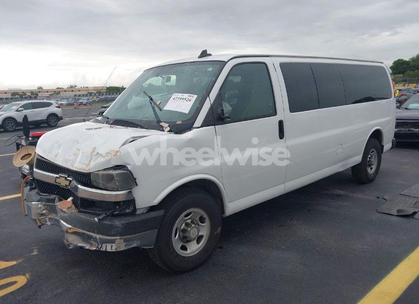 Photo 2 of 2016 Chevrolet Express 3500 LT (VIN 1GAZGPFG6G1239033)