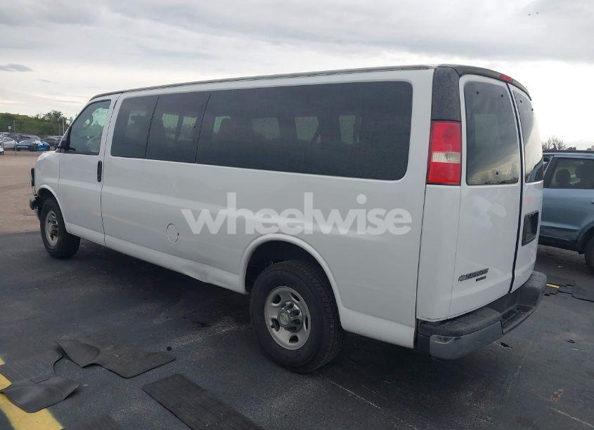 Photo 3 of 2016 Chevrolet Express 3500 LT (VIN 1GAZGPFG6G1239033)