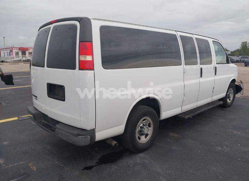 Photo 4 of 2016 Chevrolet Express 3500 LT (VIN 1GAZGPFG6G1239033)