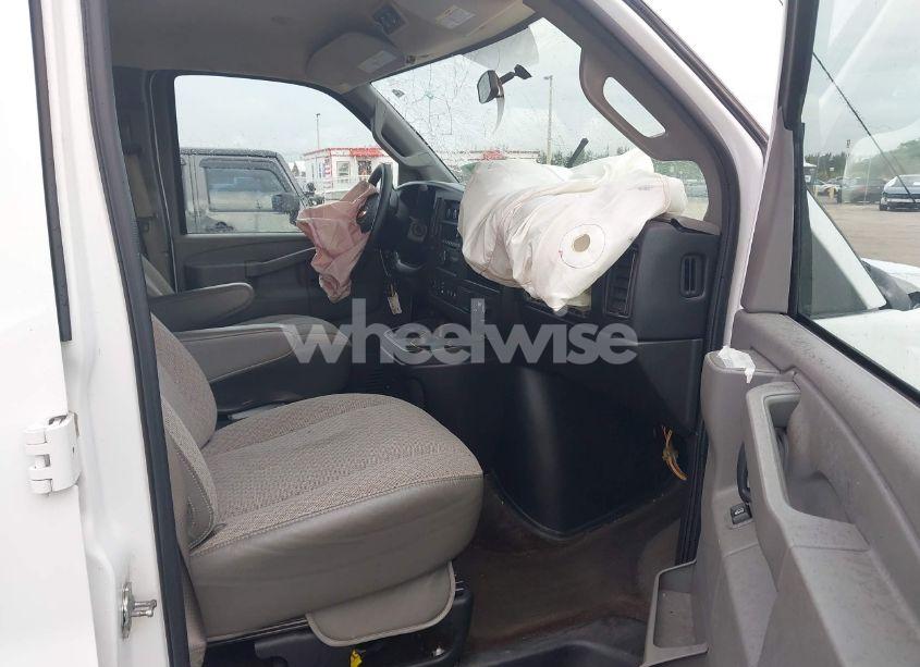 Photo 5 of 2016 Chevrolet Express 3500 LT (VIN 1GAZGPFG6G1239033)