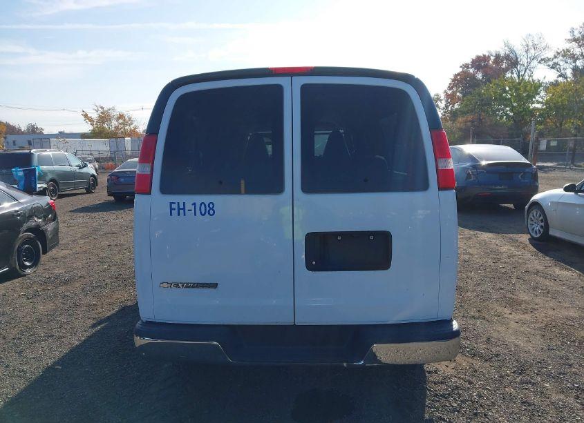 Photo 16 of 2017 Chevrolet Express 3500 LT (VIN 1GAZGPFG6H1123039)