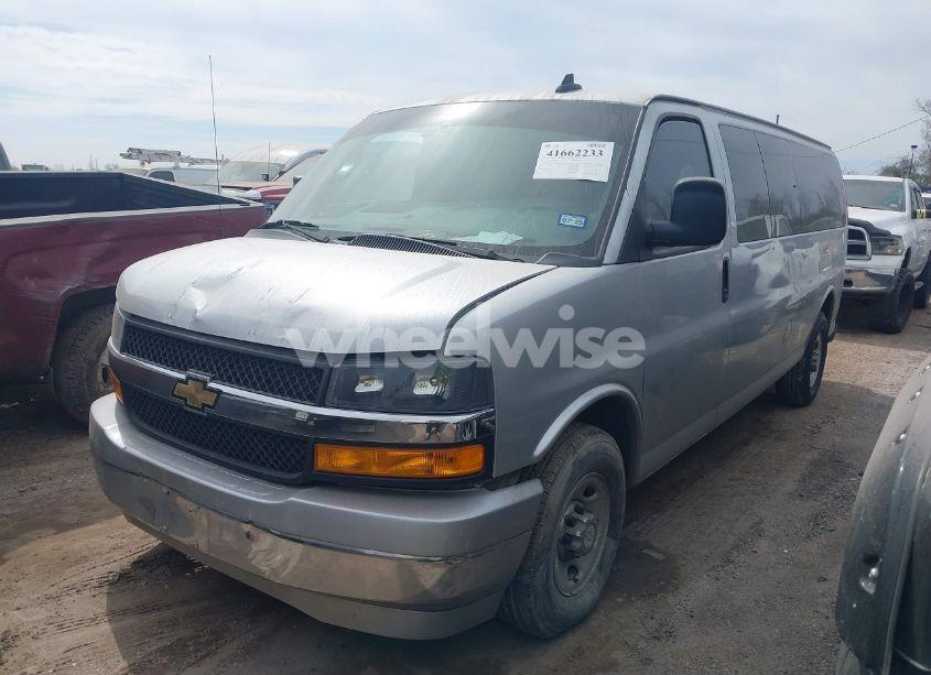Photo 2 of 2017 Chevrolet Express 3500 LT (VIN 1GAZGPFG7H1144255)