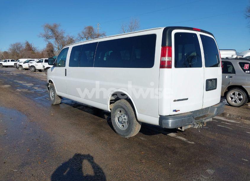 Photo 3 of 2017 Chevrolet Express 3500 LT (VIN 1GAZGPFG7H1255971)