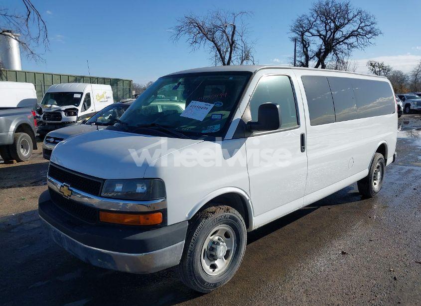 Photo 6 of 2017 Chevrolet Express 3500 LT (VIN 1GAZGPFG7H1255971)