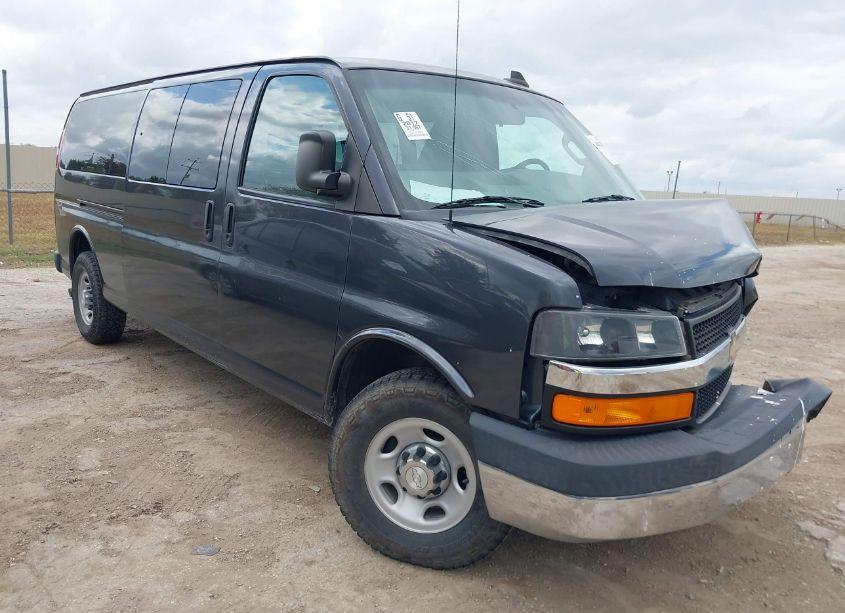 2017 Chevrolet Express 3500 LT (VIN 1GAZGPFG7H1290154) main photo
