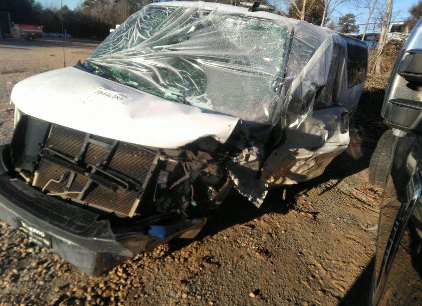 Photo 2 of 2018 Chevrolet Express 3500 LT (VIN 1GAZGPFG7J1309713)