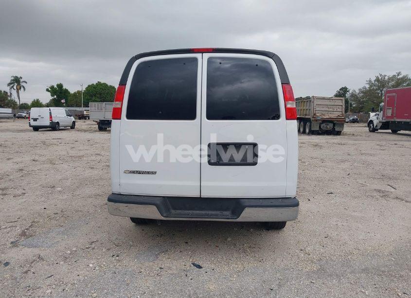 Photo 16 of 2018 Chevrolet Express 3500 LT (VIN 1GAZGPFG7J1334935)