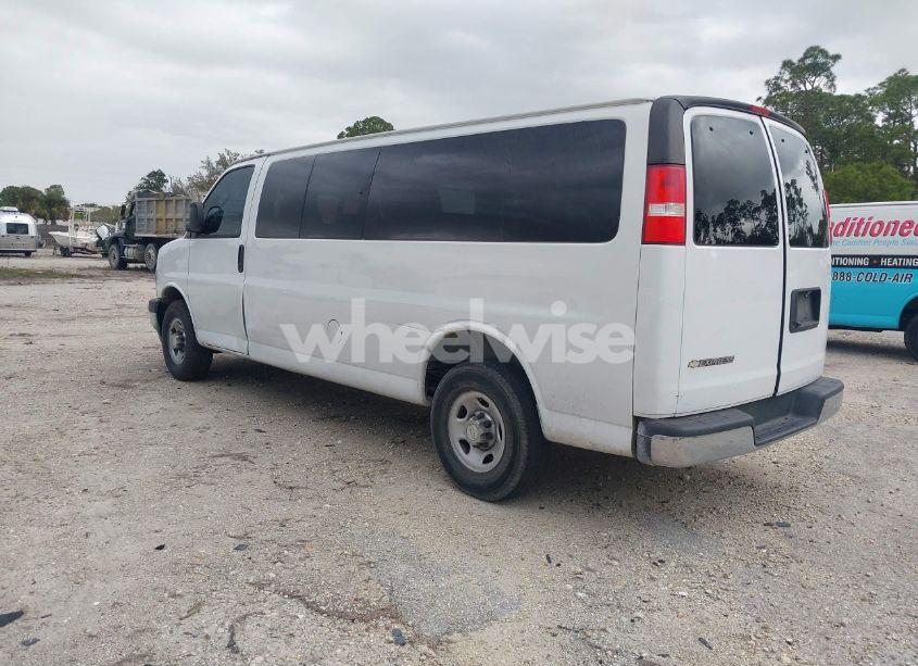 Photo 3 of 2018 Chevrolet Express 3500 LT (VIN 1GAZGPFG7J1334935)